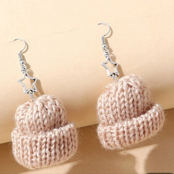 π₯LAST PAIRπ₯ Knit Hat Drop Earrings - Picture 5 of 6